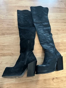john fluevog Stiefel kniehoch schwarz Gr. 7 RAR eckige Vorderseite Echtleder Wildleder - Bild 1 von 11