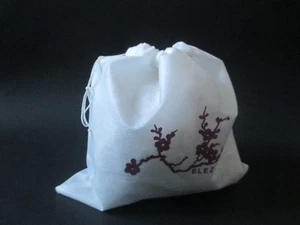 Nuevo ELEZAR Blanco Sakura Bloom Print Cubierta Almacenamiento Bolsa Antipolvo Pequeña 10" X 10"  - Imagen 1 de 4