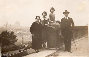 BK637 Fotokarte Vintage Card RPPC Frau Gruppe Mann Hut Hund Florenz - Bild 1 von 1