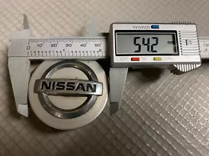 Tapa central de rueda Nissan 54mm 40342AV610 # JL507 - Imagen 1 de 2