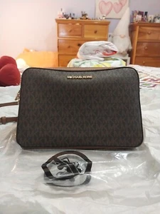 Michael Kors Medium Signature Convertible Crossbody Brown Bag $278 My Price $110 - Picture 1 of 12