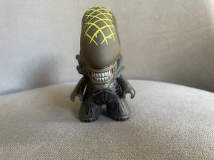 Alien Xenomorph Lootcrate Titan AVP 4.5" Action Figure 2015 Alien vs Predator - Picture 1 of 2