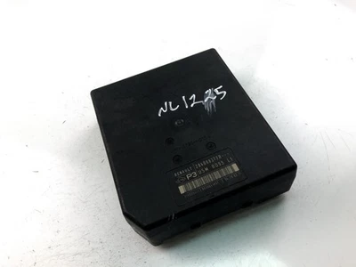 Scatola fusibili Renault Megane III Coupè DZ0/1 284B68372R 18052883 - Immagine 1 di 4