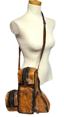 Bolso de Hombro Cartera de Cuero Vintage Trabajado a Mano Único Forma Extraña 3 Compartimentos Foto 1 de 4