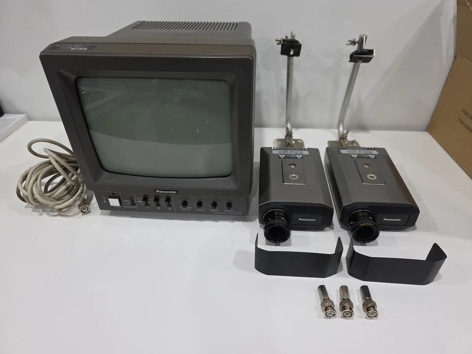Panasonic WV-BM80 CCTV Monitor + 2 WV-71 TV CAMERA + Acc - POWERS ON PARTS ONLY - Image 1 of 4