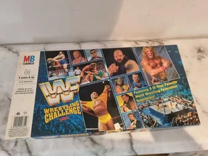WWF Wrestling Challenge Game MB Games 1991 gioco da tavolo - 3 dadi mancanti - Foto 1 di 10