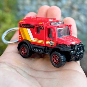 Beach Ambulance Red Keychain Keyring Accessories Mini Rescue Car Charm - Bild 1 von 7