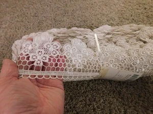 25-1021 100+ Feet NOS Vintage Off White Champ 10cm 100% polyester sewing lace - Picture 1 of 7