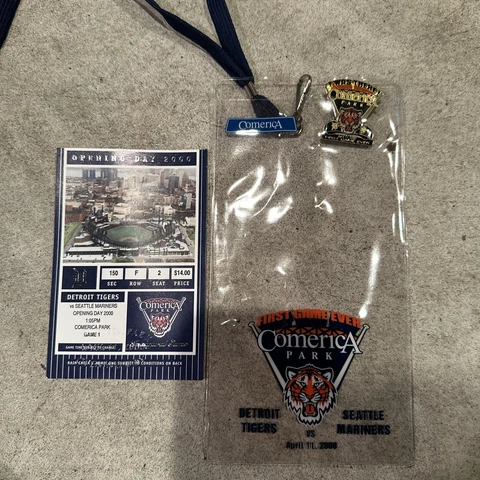 2000 DETROIT TIGERS INAUGURAL GAME TICKET & Pin COMERICA PARK APRIL 11,2000 Cover