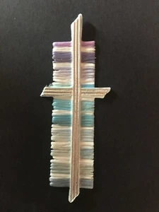 Verzierwachs Kreuz Pastell hellblau silber Kerzenwachs Wachsdekor Wachskerze - Bild 1 von 1