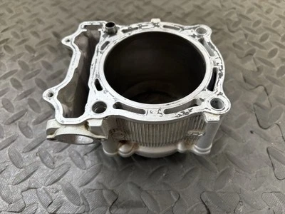 Yamaha YZ450F YZ 450F 2006-2009 cilindro jarra barril extremo superior 2S2-11311-11-00 Foto 1 de 4