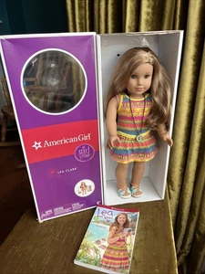 American Girl of the Year 2016 Lea Clark 18" Puppe & Taschenbuch mit Box - Bild 1 von 8