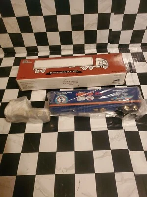 Liberty Classics Petty Hooters 500 Speedway 1993  1/64 Scale - Image 1 of 4