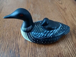 Handbemalte Keramik Loon Statue mit Küken auf Rückseite Made in Canada Vintage - Bild 1 von 12