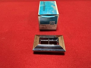 NOS CHEVROLET BUICK PONTAC OLDSMOBILE WINDOW SWITCH BEZEL ESCUSION GM 20152958 - Bild 1 von 2