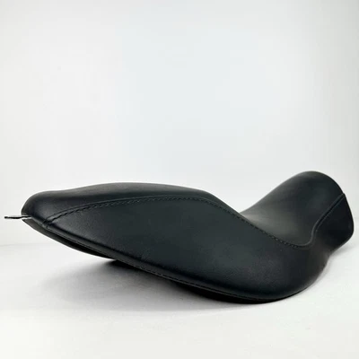 ОРИГИНАЛЬНОЕ СИДЕНЬЕ ДЛЯ СПОРТИВНОГО СОЛО HARLEY DAVIDSON🏁 |RDW-92/61-0067 | НОВОЕ ИЗ СТАРЫХ ЗАПАСОВ НИКОГДА НЕ УСТАНАВЛИВАЛОСЬ✨ - Изображение 1 из 4