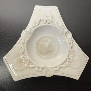 VTG Porcelain Ceramic Ashtray Made In Italy Clamshell Foliage MCM White Ivory - Picture 1 of 8