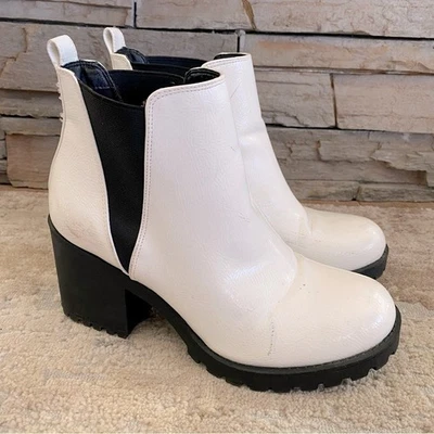 Dirty Laundry Lisbon Platform White Faux Leather Ankle Boots Booties Pull On: 7 - Image 1 of 4