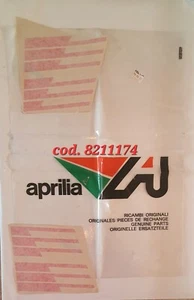 Coppia adesivi serbatoio Aprilia Et 50  originali, serie Ap8211174 - Picture 1 of 1