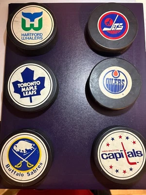 Discos de hockey NHL de recuerdo vintage de los años 80 elige uno Foto 1 de 4