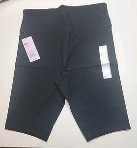 Wild Fable Women's Shorts Bike High Rise Black Size Medium BRAND NEW - Picture 1 of 4
