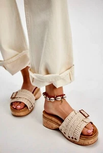Kelsi Daggar Paulie Cork Flatfrom Sandals Ivory Shell Crochet Cork Sole 7 NEW - Picture 1 of 11