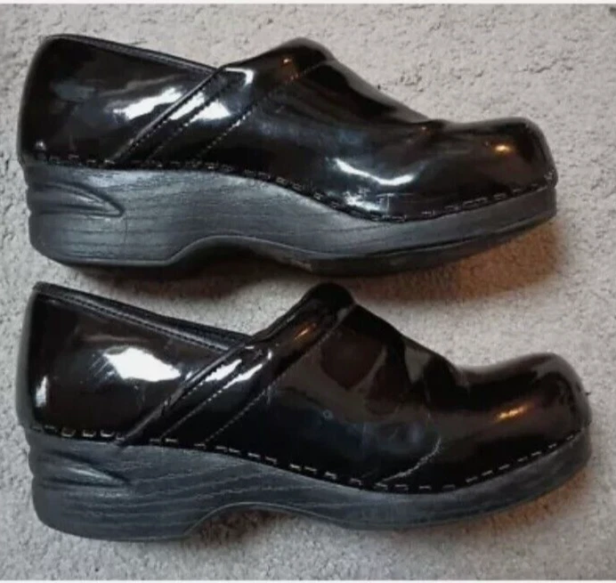 女士 Croft & Barrow 黑色专利木屐穆勒鞋护士鞋 ~ 工作码 9 — 第 1/1 张图片