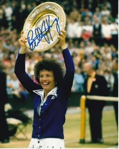 BILLIE JEAN KING Signed 8x10 TENNIS Photo w/ Hologram COA - Picture 1 of 2