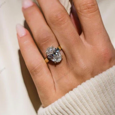 2.50 Ct Oval-Cut EF/VS1 Lab Grown Diamond Solitaire Wedding Ring 14K Yellow Gold - Image 1 of 4