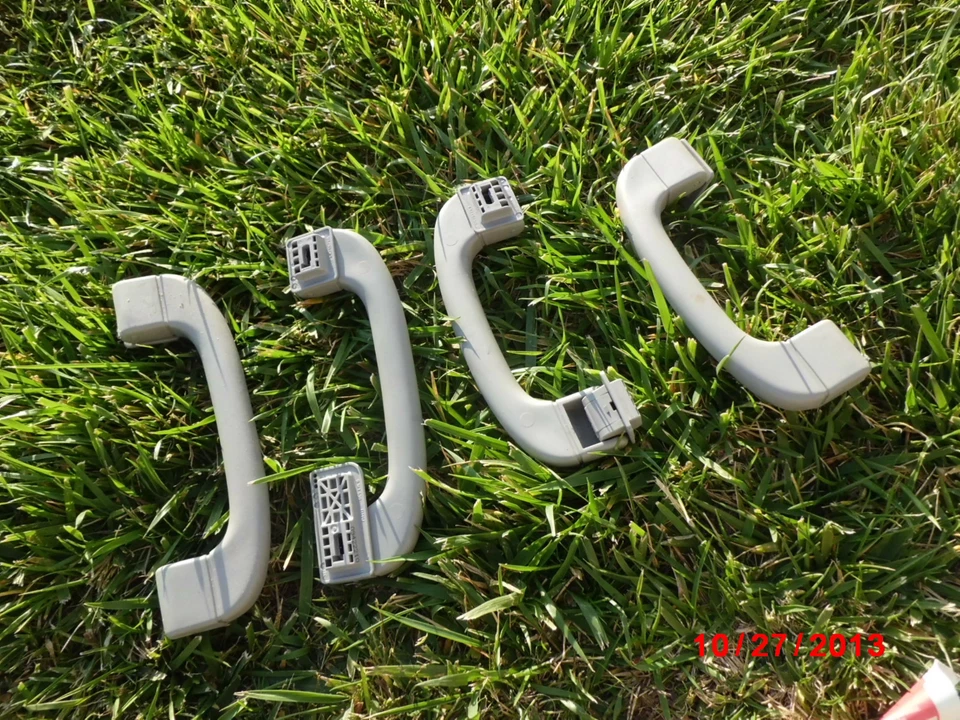 BMW E90 E91 330i 335i 328i 325i 335d E60 E61 535i 528i 550i MANIJA DE TRACCIÓN DEL TECHO x4 Foto 1 de 1