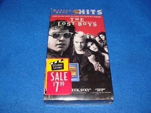 VHS Tape (1987) The Lost Boys 1998 Warner Home Video Hollywood Video Store Seale - Imagen 1 de 15