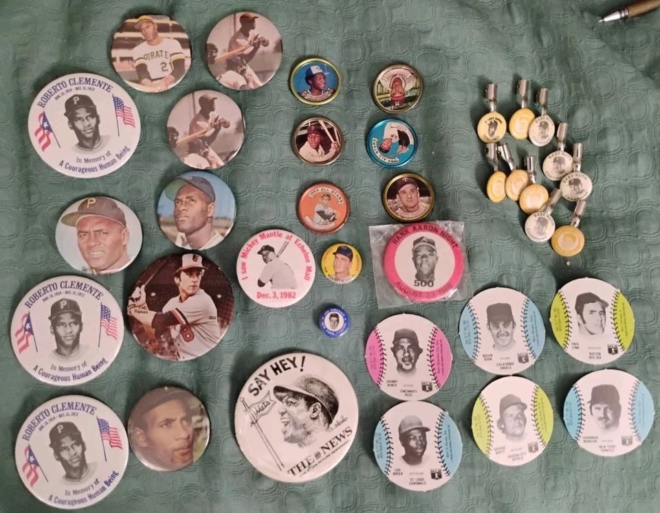 复古 50 年代 60 年代和 70 年代批量棒球别针、纽扣和铅笔上装及更多 — 第 1/4 张图片