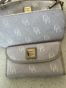 Dooney and Bourke signature handbag with matching wallet NWOT - Picture 1 of 8