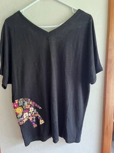 Chico's size 1 black v neck top w/elephant print with flowers 100% linen - cute - Picture 1 of 7