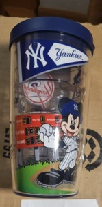 Tervis 16 oz Plastic Cup Tumbler with Blue Lid Disney MLB NY Yankees Mickey - Picture 1 of 4