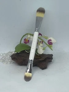 Manuel Override Double Ended Foundation & Concealer Brush # 7 - White - New - Picture 1 of 5