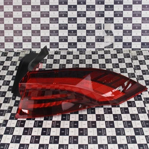 Genuine Maserati Rear Right Fixed Taillight Grecale 2023 OEM 670157329 - Picture 1 of 3
