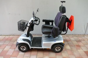 Seniorenmobil E-Scooter Invacare Comet 4w silber 15km/h gebraucht - Bild 1 von 9