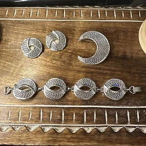 Vintage 1970’s Sarah Coventry Silver Tone Crescent Moon Jewelry Set - Picture 1 of 8