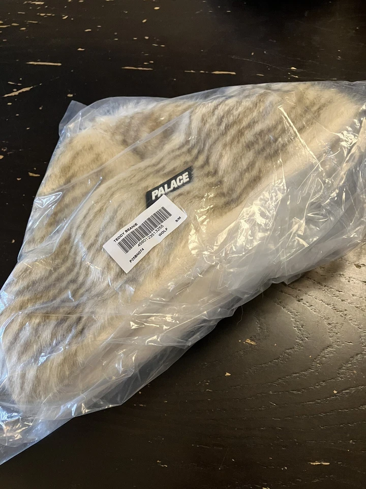 ДВОРЕЦ СКЕЙТБОРДЫ TEDDY BEANIE WOLF ECRU S/M ЗИМА 2023 - Изображение 1 из 1