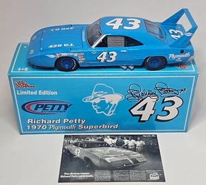 RICHARD PETTY 1/24 #43 1970 PLYMOUTH SUPERBIRD #96 OF 1,002 - Picture 1 of 11
