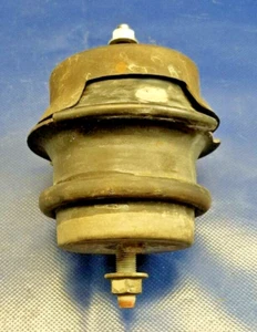 Infiniti Q50 2014-2023, 17-22 Q60 tracción trasera motor delantero montaje aislante # 54686 - Imagen 1 de 7