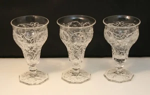 Vintage McKee Bergkristallklar Pressglas Wasserkelche mit Fuß 3er Set - Bild 1 von 9