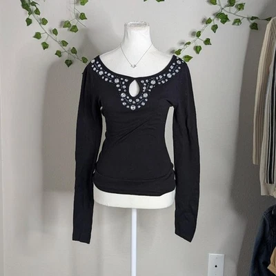 Top de manga larga con cuello de barco adornado con piedras preciosas de la década de 2000 - vintage noventa - pequeño Foto 1 de 4