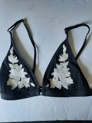 粉红色文胸 S P 背扣黑色白色花朵和小环正面 — 第 1/4 张图片