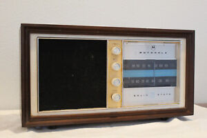 Motorola Model TT21CW AM FM AFC Solid State - 10 Transistors - 1967