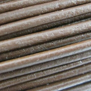 Handgefertigtes Lederband - Halsketten, Armbänder, Perlenstickerei - 1,5 mm braun (5 Meter) - Bild 1 von 2
