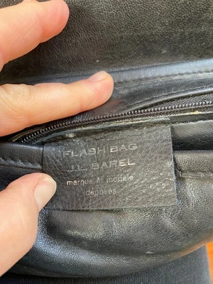 Bolsa flash vintage J.L. Bolsa de couro Barel vermelha camurça e preta estilo anos 80 - Imagem 1 de 4