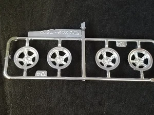 69 Dodge Charger TORQUE THRUST MAG WHEELS from MPC Snap 1:25 Model Kit 1969 - Picture 1 of 7