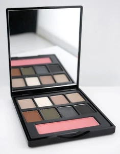 Ombretti palette colori Elizabeth Arden Ombre nuovi mai usati 9 colori - Foto 1 di 4